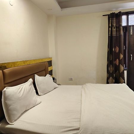 Hotel Perfect Spot- Main Bazar - Walking Metro Station New Delhi Eksteriør billede