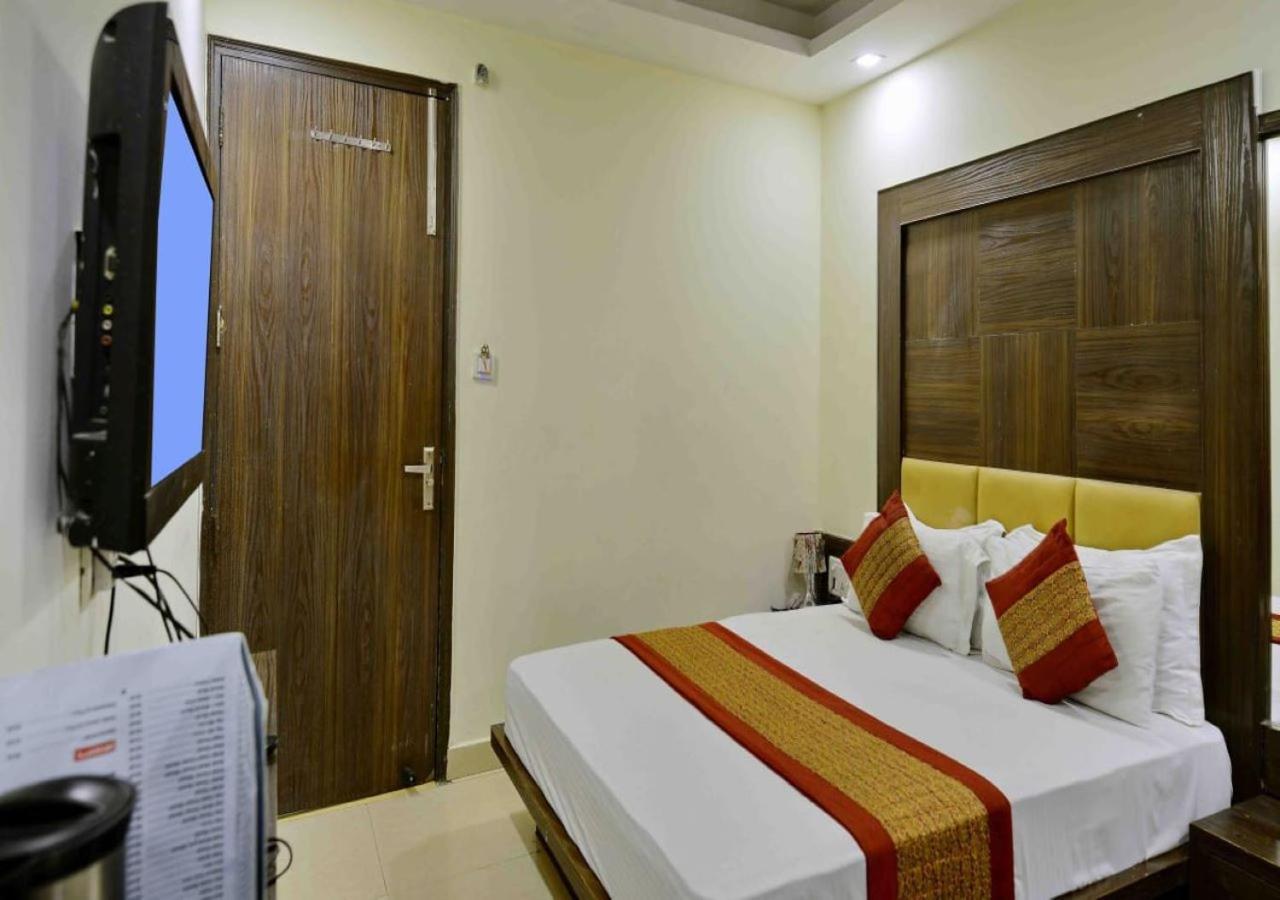 Hotel Perfect Spot- Main Bazar - Walking Metro Station New Delhi Eksteriør billede